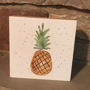 Pineapple sign